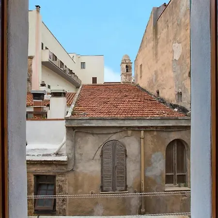Old Town Studio Flat